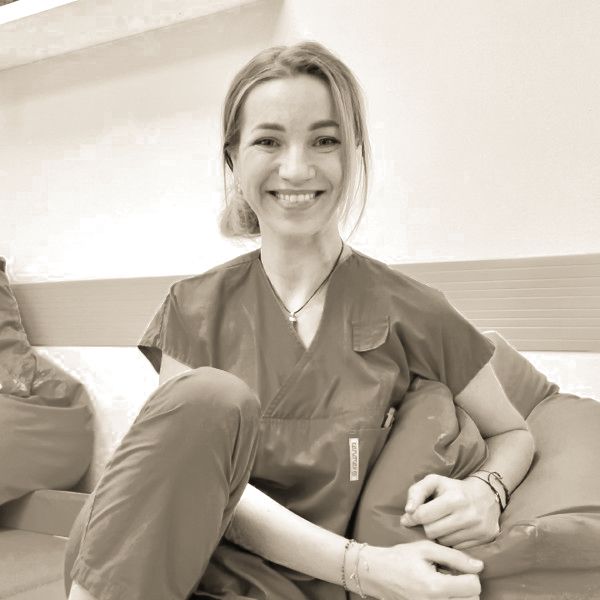 Tradiční porodní asistentka Kristýna